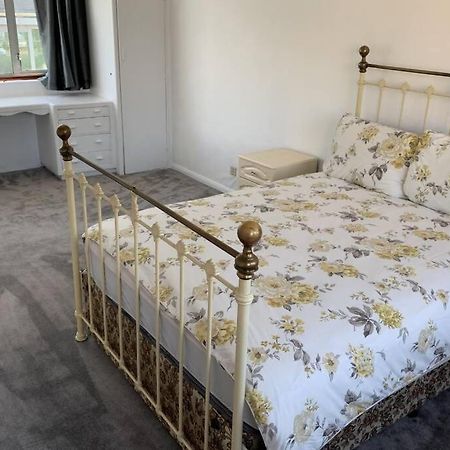 5 Bedroom House With Outdoor Space Upminster Buitenkant foto