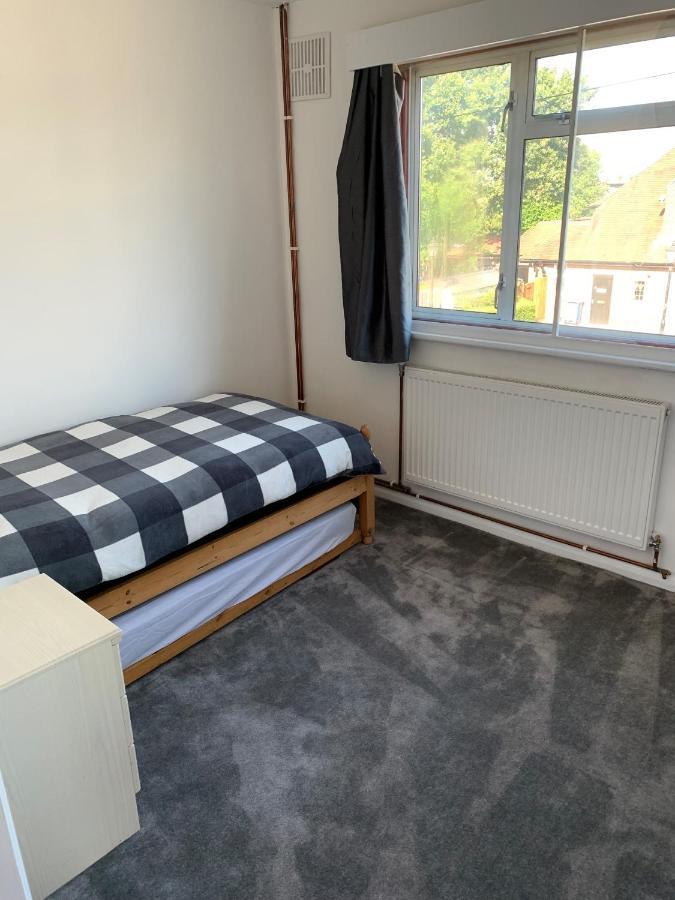 5 Bedroom House With Outdoor Space Upminster Buitenkant foto