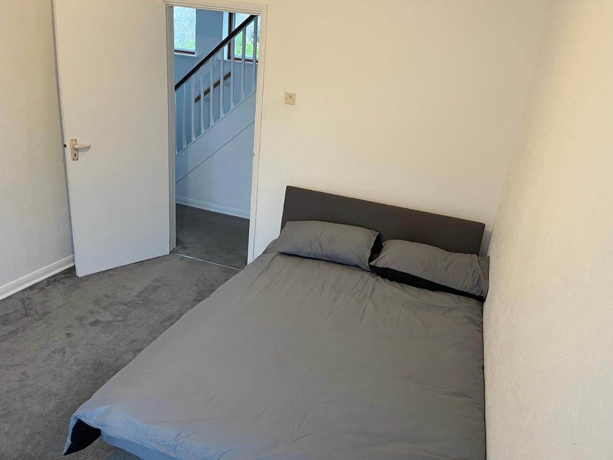 5 Bedroom House With Outdoor Space Upminster Buitenkant foto